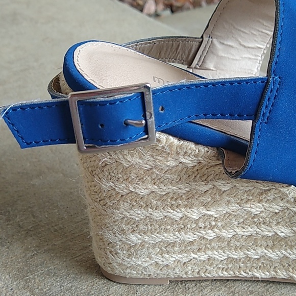 Open-Toed Wedges - Picture 6 of 6